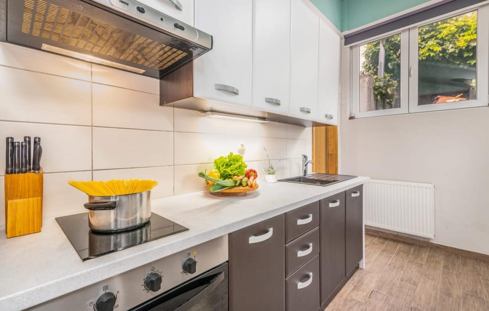 Kitchen or kitchenette, stove, kitchen