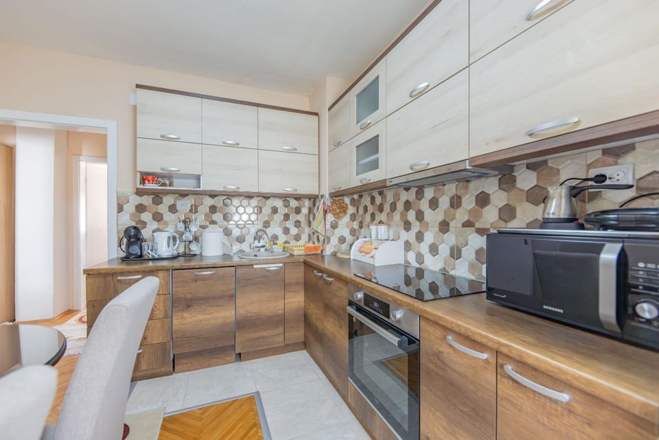 Kitchen or kitchenette, Dining area, kitchen