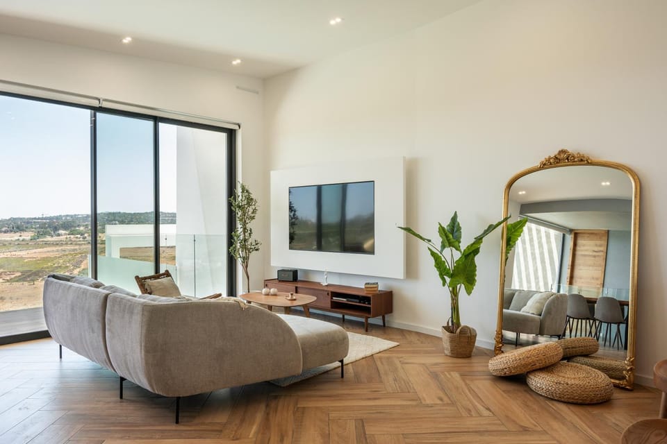 Communal lounge/ TV room, Living room
