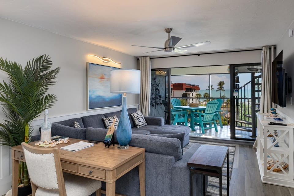 Pelican Perch Penthouse at Pointe Santo Apartment in Sanibel Island