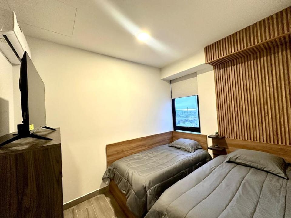 Bed, TV and multimedia, Photo of the whole room, Evening entertainment, Bedroom