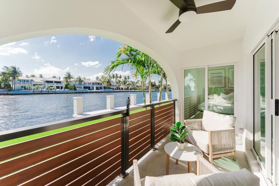 Patio, Natural landscape, Balcony/Terrace, River view