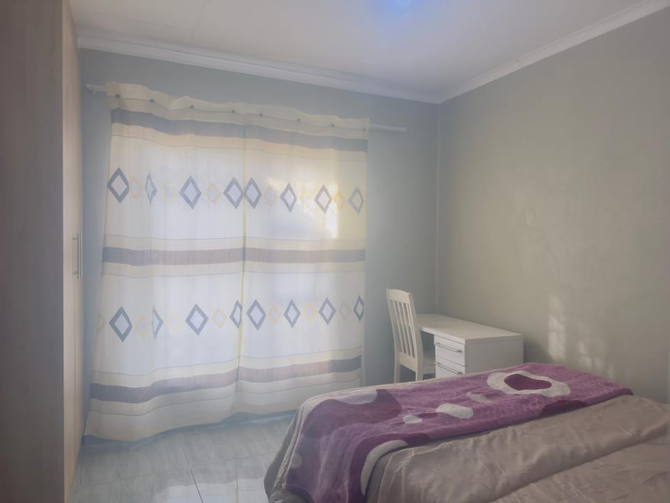 7 Bedrooms Guest house for only R5000 per night Country House in South Africa