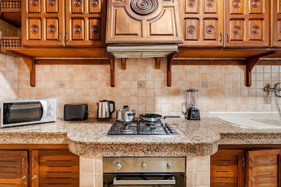 KH - Modern 2 BR, High-Speed WiFi, Garage - Heart of Agdal Apartment in Rabat