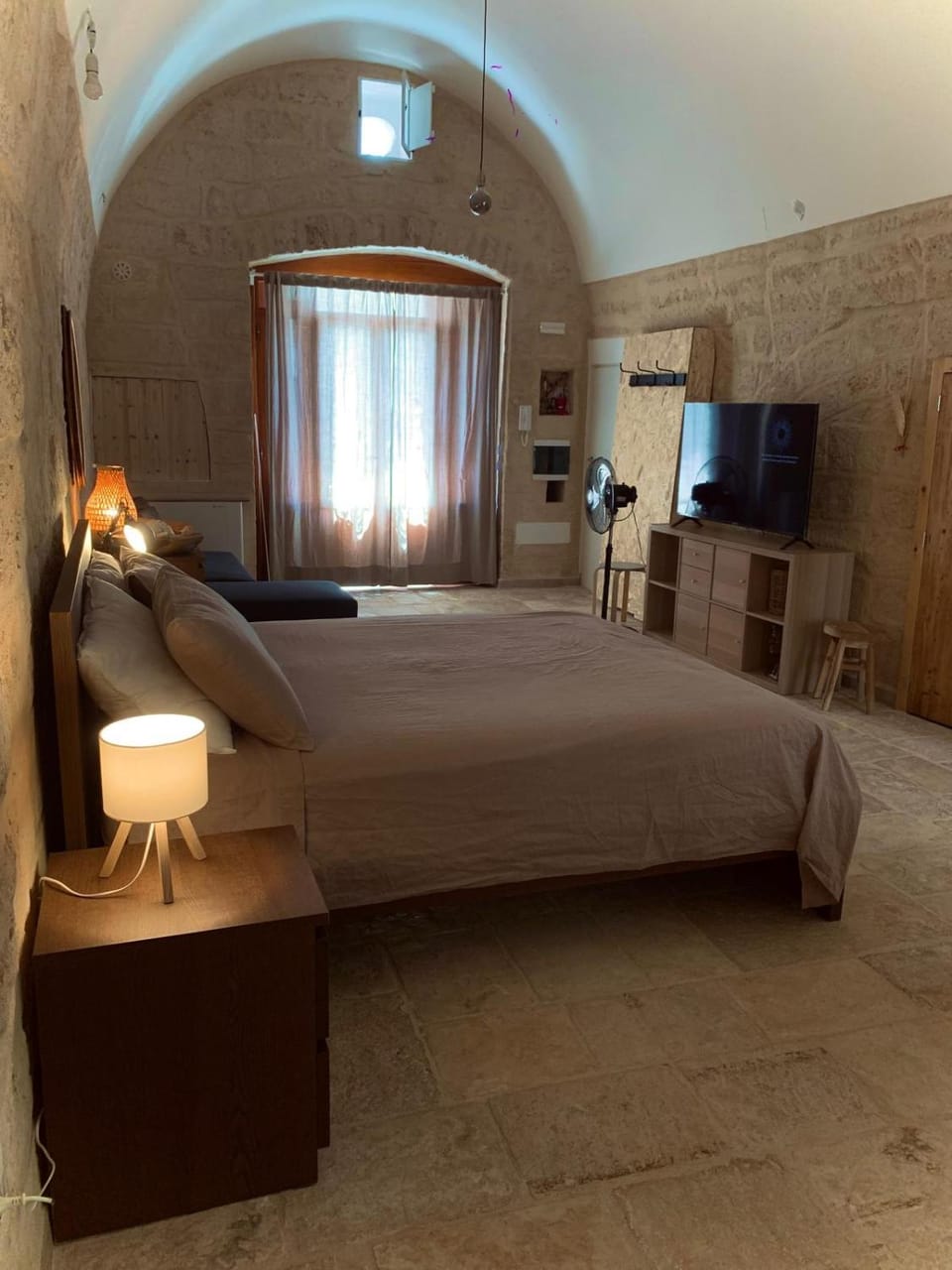 Bed, TV and multimedia