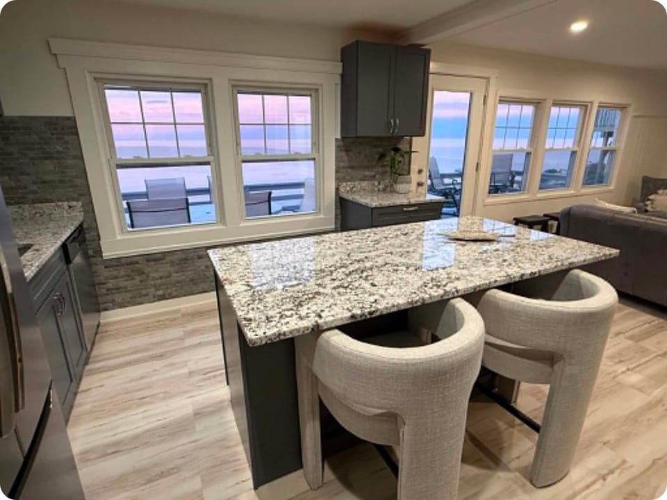 Dining area, kitchen