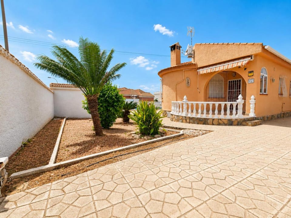 Villa Milán by Dygav Villa in Vega Baja del Segura