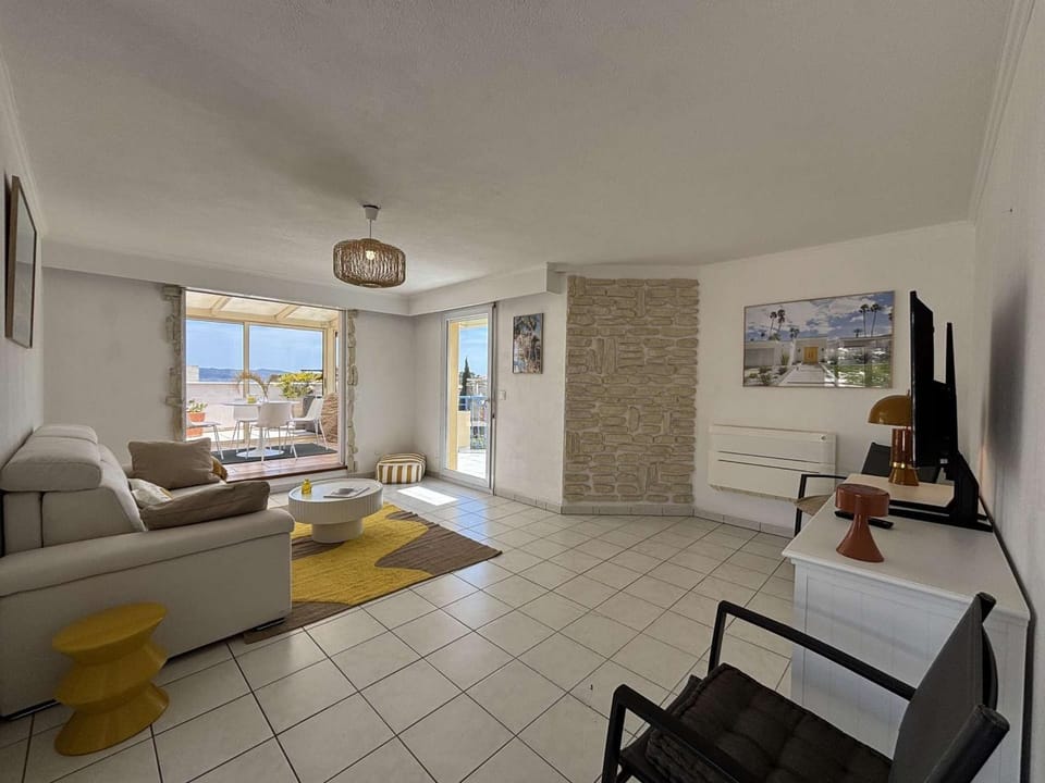 Appartement vue mer - 4 pers. - FR-1-226B-261 Apartment in Cavalaire-sur-Mer