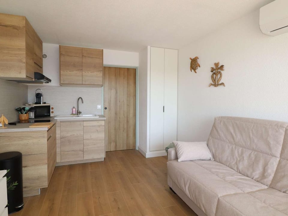 Studio cabine avec parking - 4 pers. - FR-1-307-305 Cabin in Le Grau-du-Roi