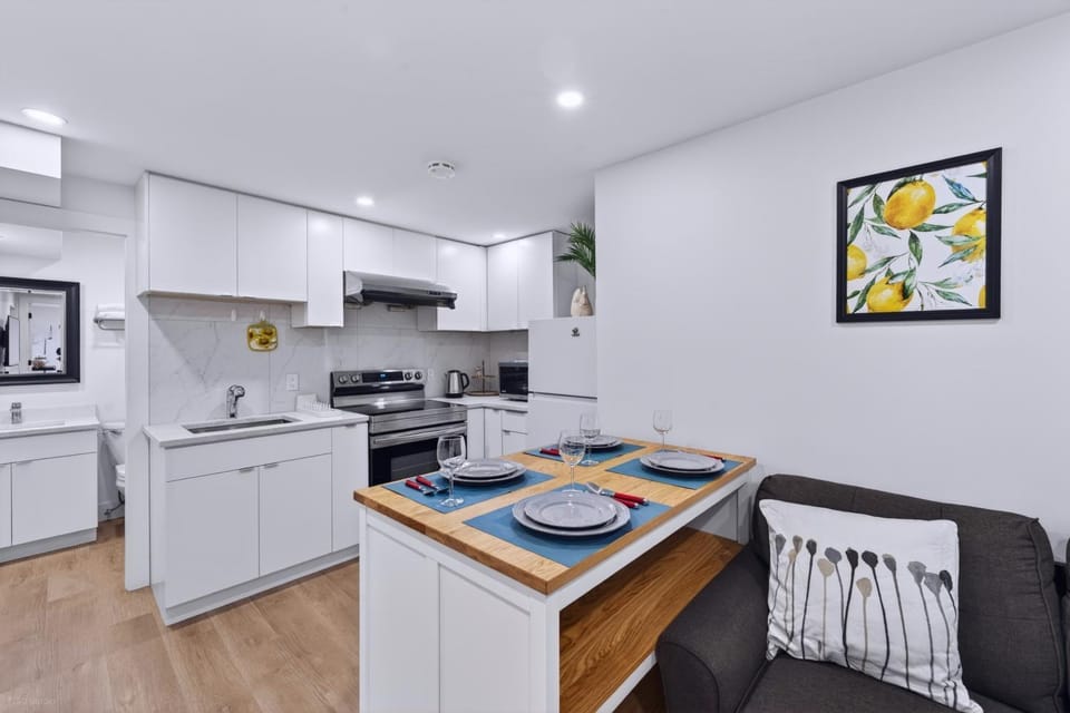 Bathroom, Dining area, oven, stove, kitchen