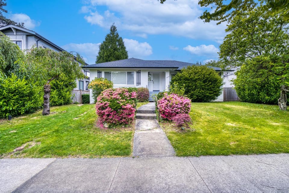 Property building, Garden