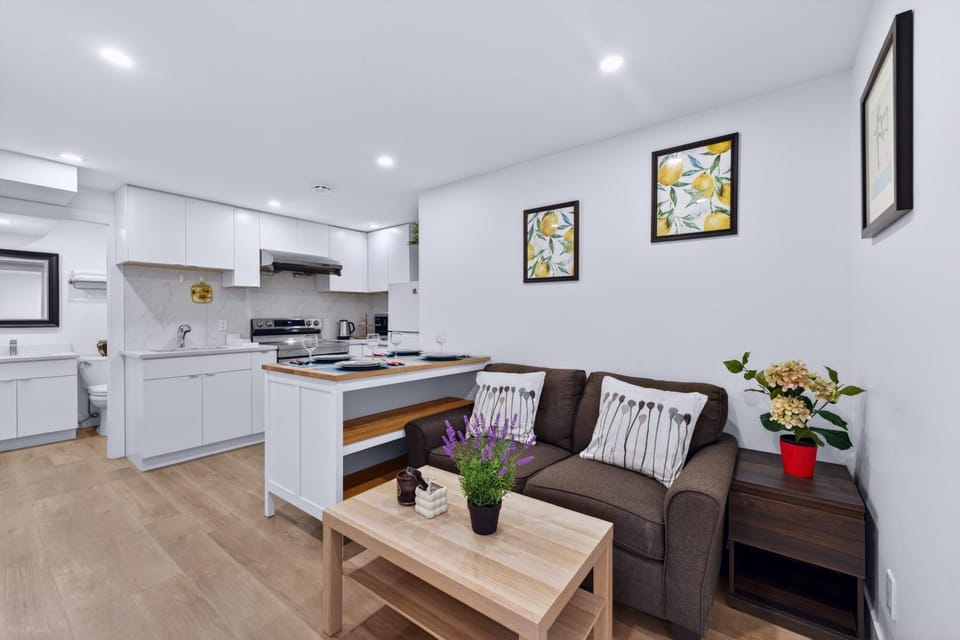 Property building, Seating area, Dining area, kitchen