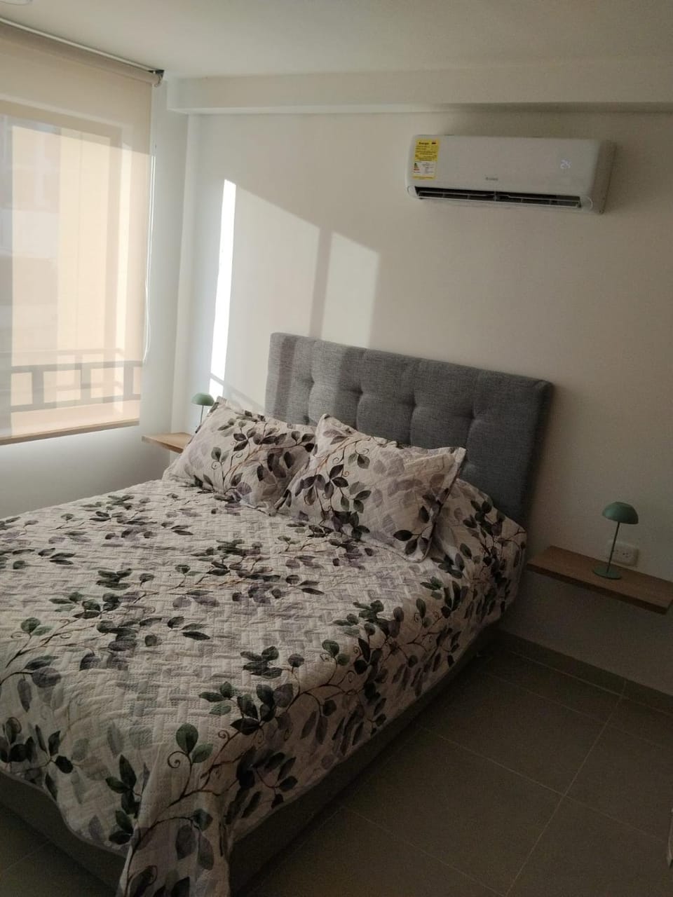 Bed, Photo of the whole room, Bedroom, air conditioner