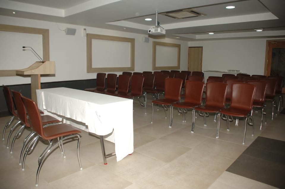 Meeting/conference room