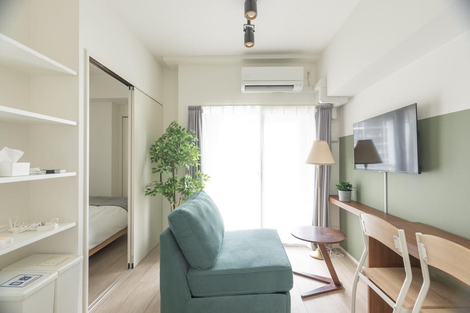 Bed, Living room