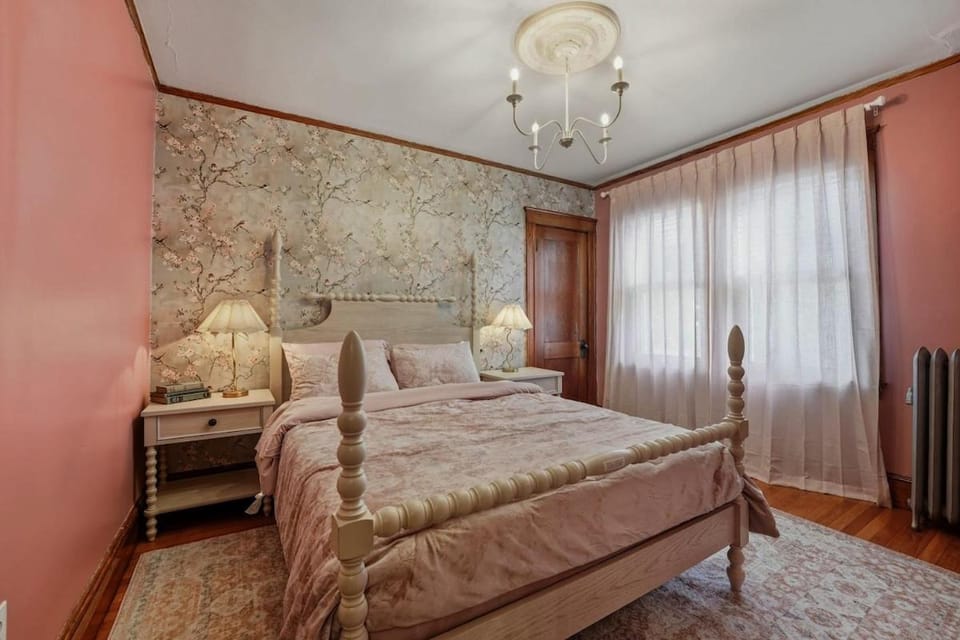 Charming 3BR Boston Stay Garage EV, Pool Table Apartment in West Roxbury