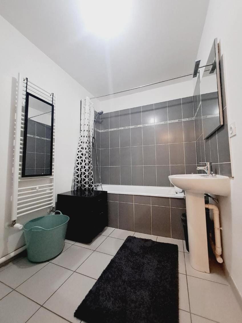 Bathroom, Bath