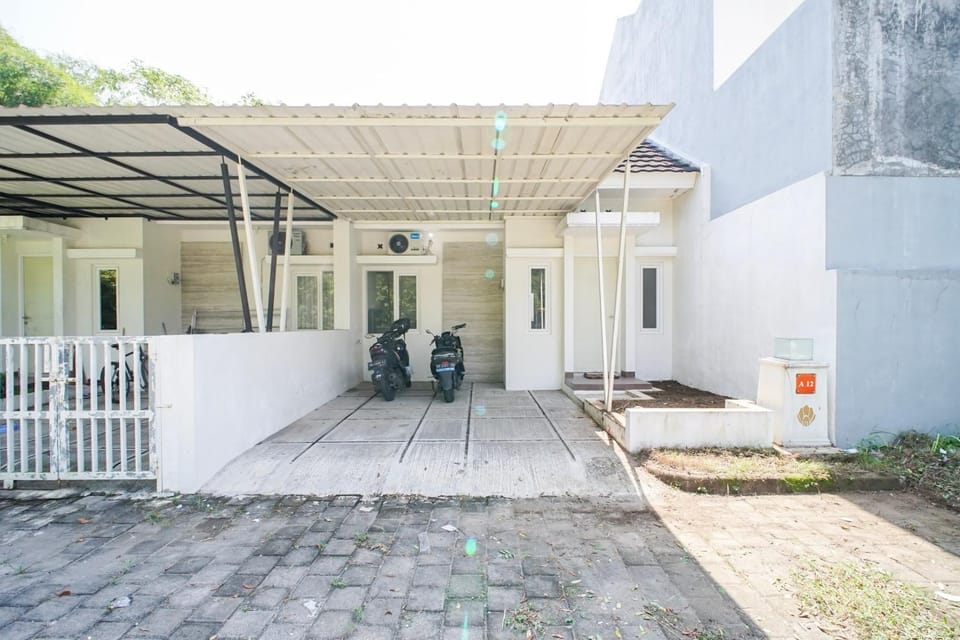Property building, Parking