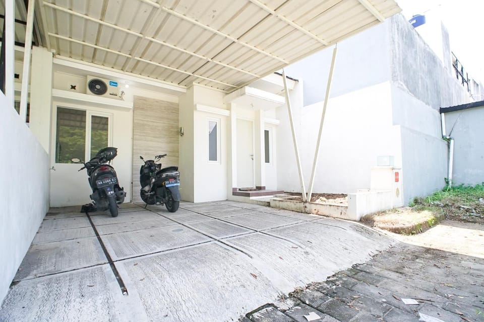 Property building, Parking