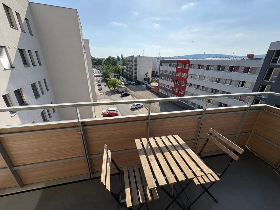 Moderny apartman v Ruzinove Apartment in Bratislava