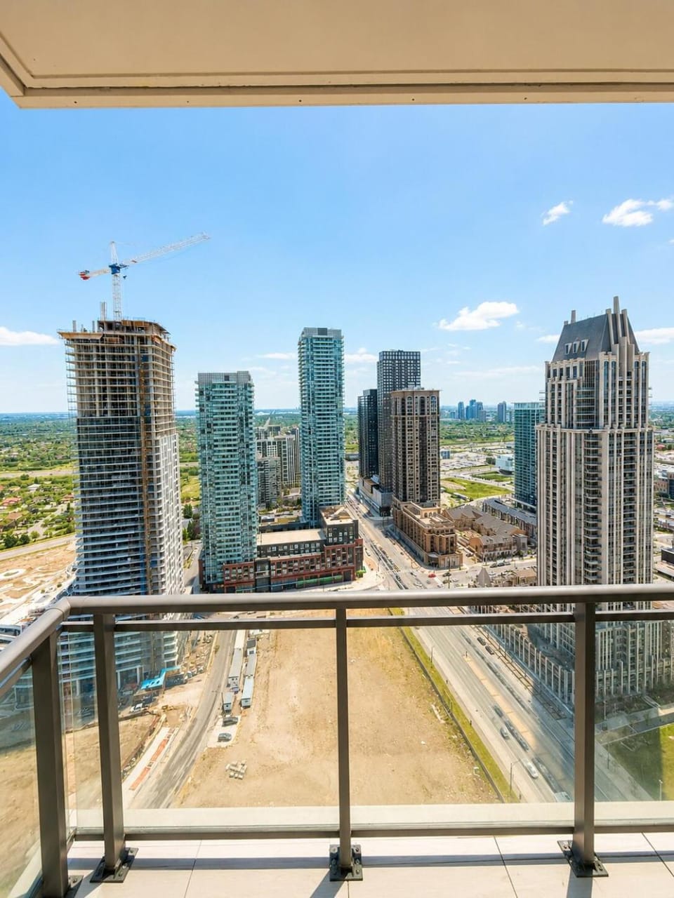 Sky-High 2BR/2BA Condo | Best City Views+Parking Apartment in Mississauga