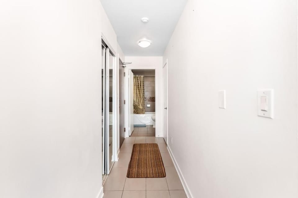 Sky-High 2BR/2BA Condo | Best City Views+Parking Apartment in Mississauga