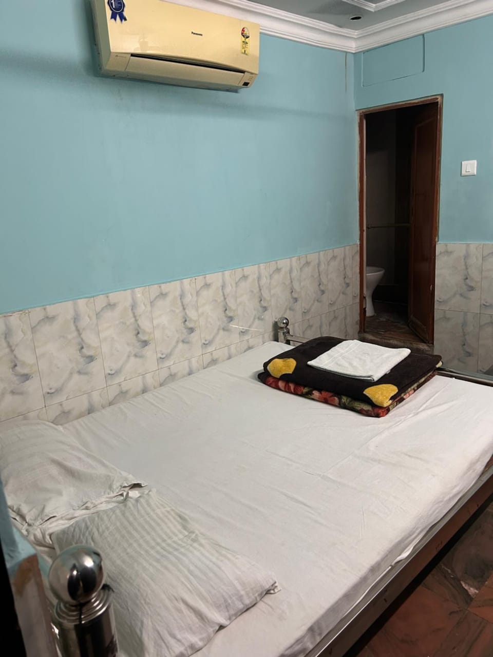 Hotel Shabnam,Near Park St,New Market,Esplanade Hotel in Kolkata