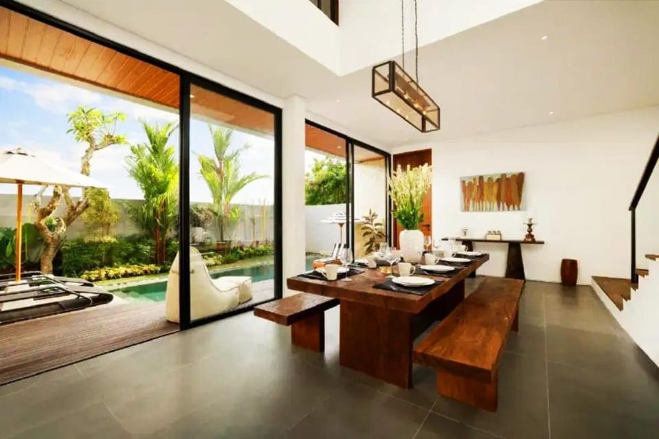 Dining area, Dinner