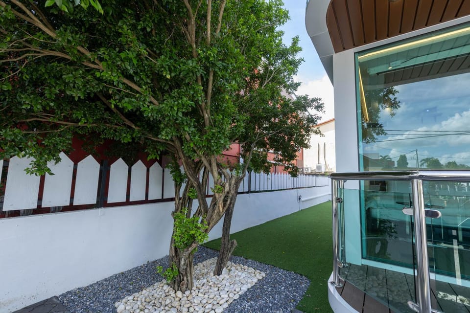 Job's Capsule House, Kuala Nerang Kedah Vacation rental in Kedah