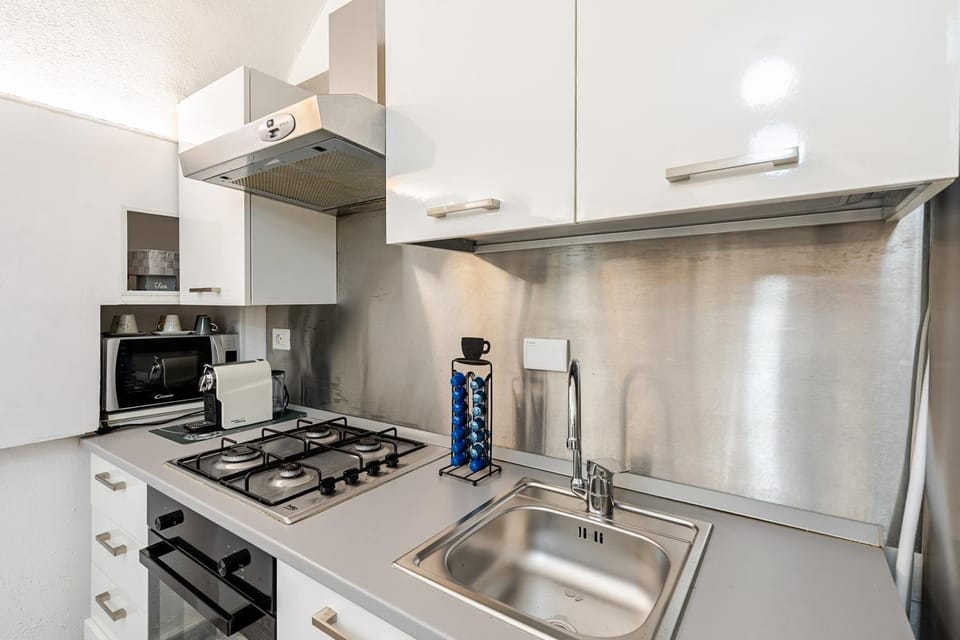 Kitchen or kitchenette, Breakfast