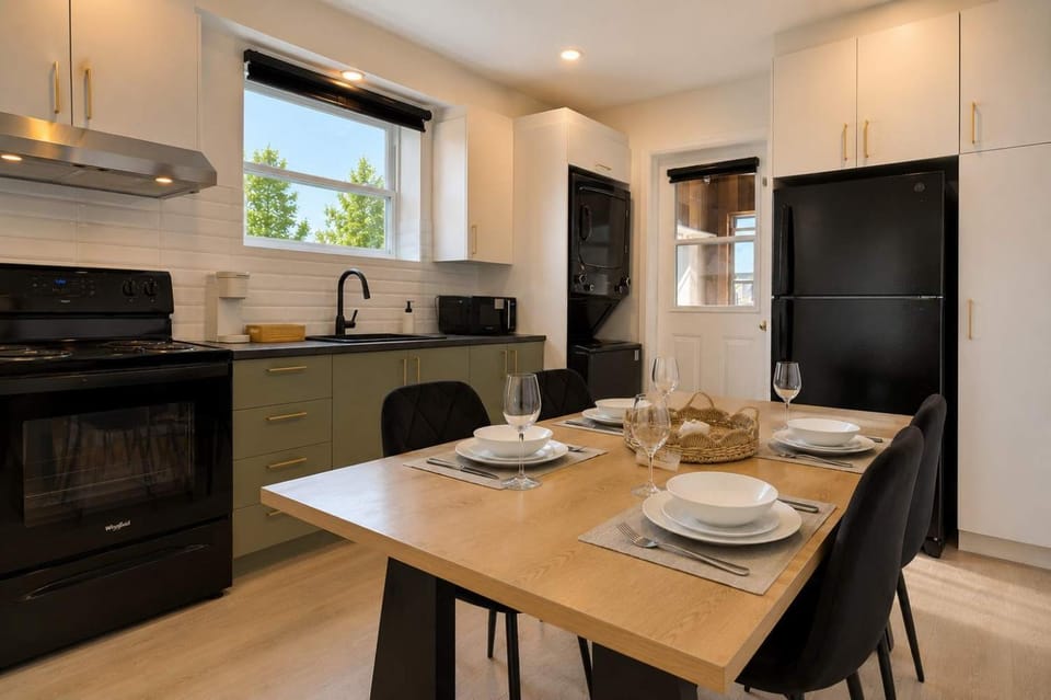 Familles & Groups, 3 Bedrooms for 8, AC, Unit 9 Apartment in Quebec City