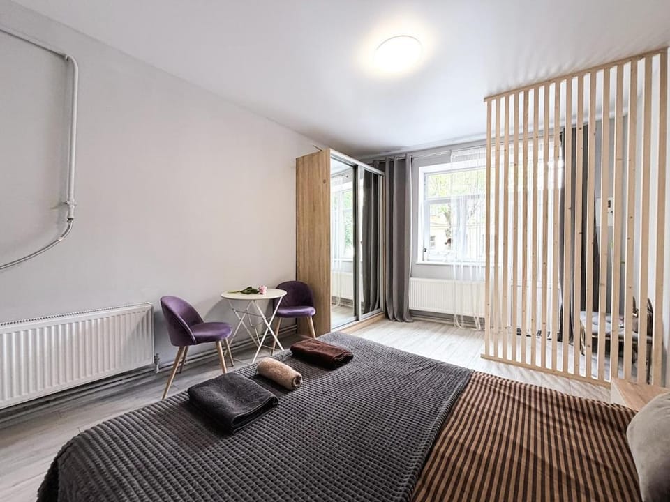Сучасна смарт-квартира біля центру та жд-вокзалу Apartment in Ukraine