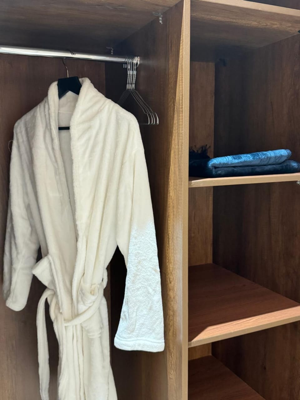 locker, wardrobe