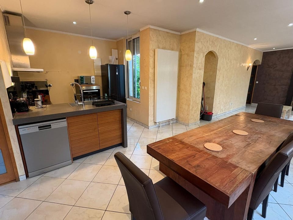 Kitchen or kitchenette, Living room