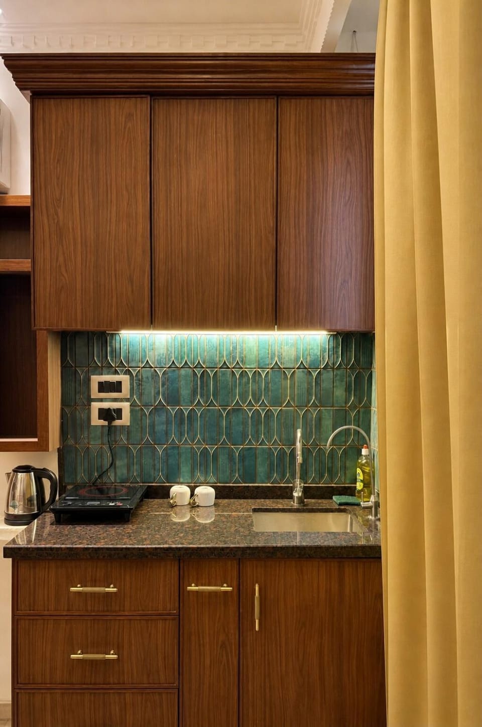 Signature Studio Warm & Elegant Studio Stay Apartment in Gurugram