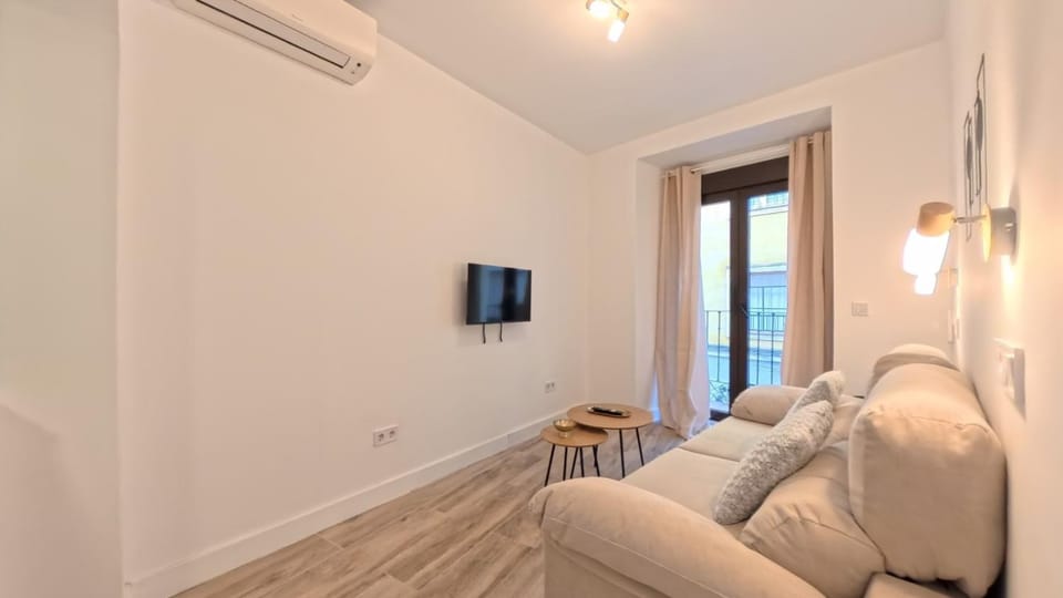 Apartamento lujoso y moderno en Malasaña, para 2 Apartment in Centro