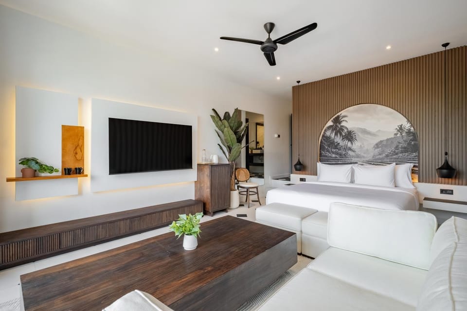 Photo of the whole room, Bedroom