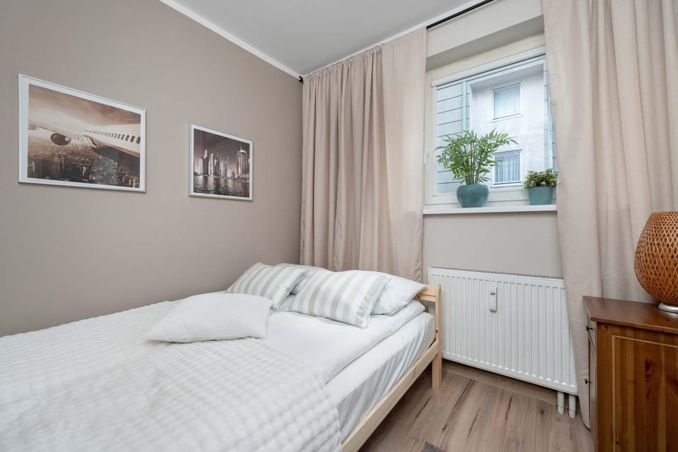 Bed, Photo of the whole room, Bedroom, internet