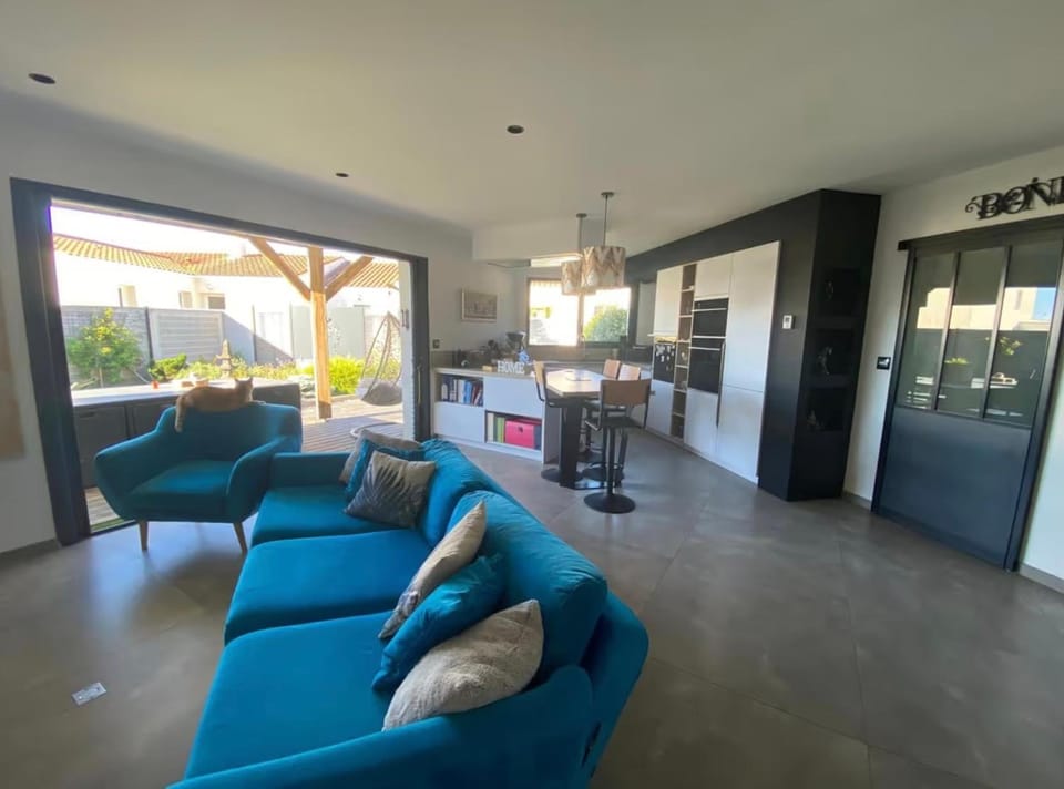 Property building, Living room