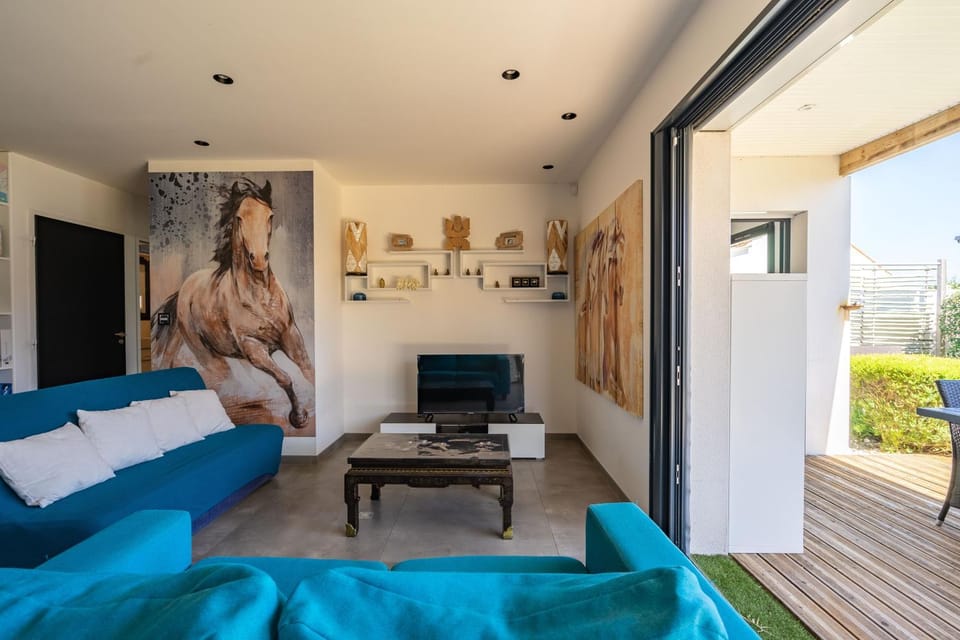 Property building, Living room
