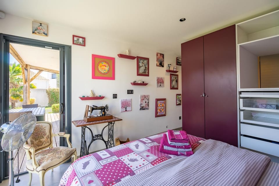 Property building, Living room, Bedroom