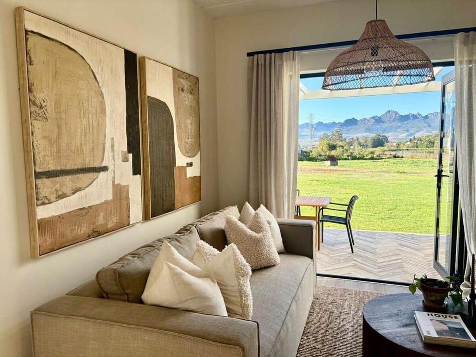 Stables on Kloof - Chestnut Cottage Apartment in Stellenbosch