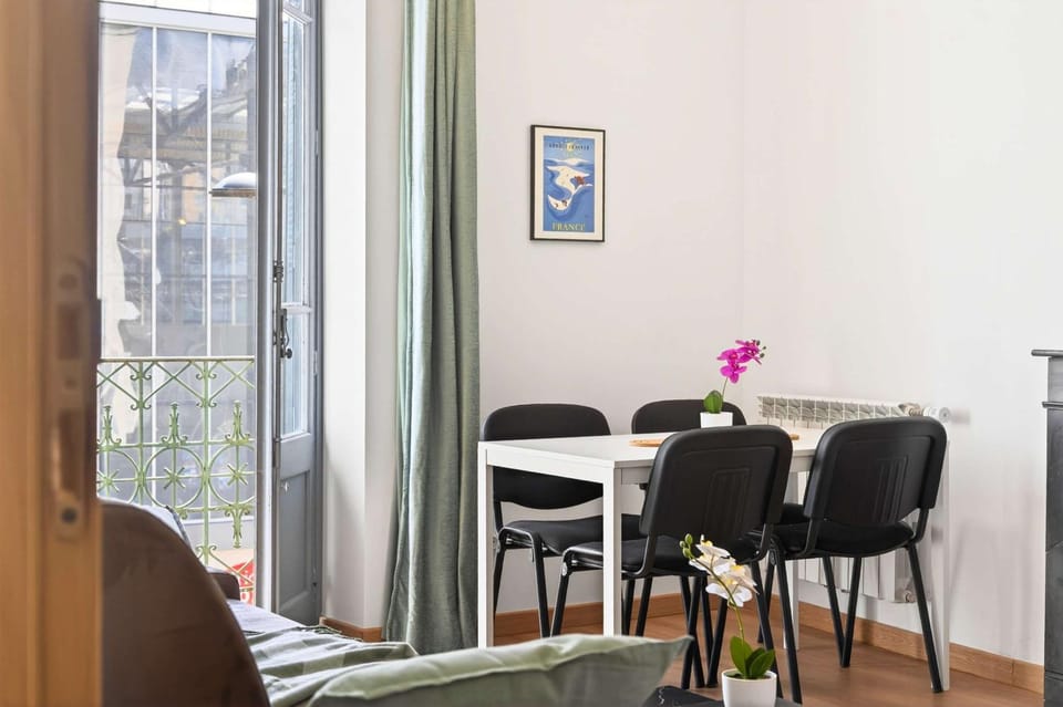 Auberge des 2 Savoie - T2 Proche Gare & Centre-ville, Idéal Séjour! Apartment in Chambery