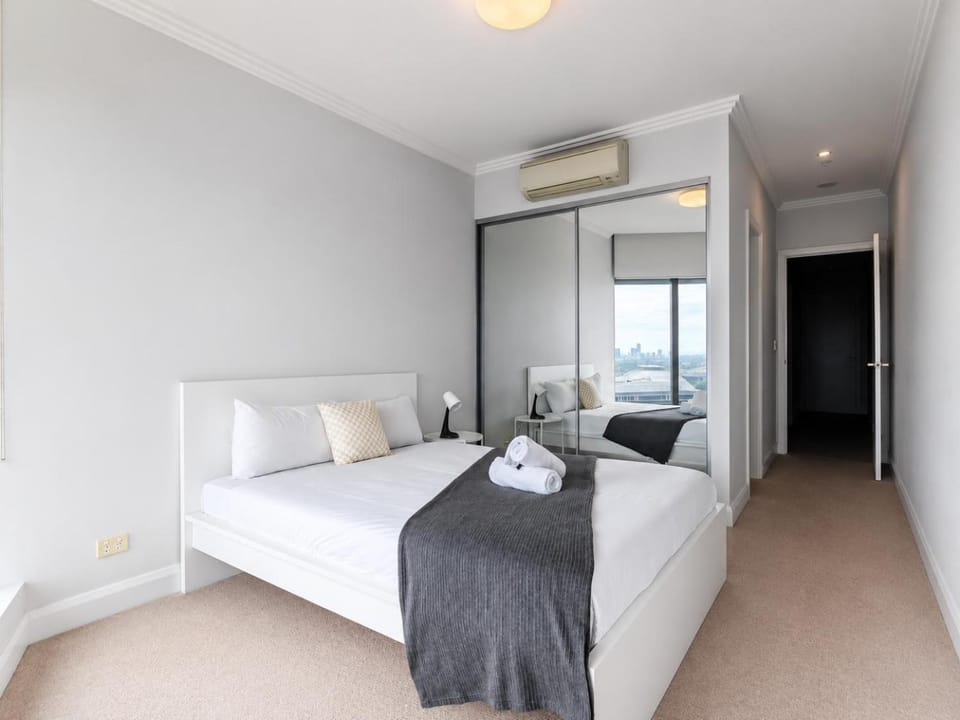Olympic Park Retreat Walk to Stadiums & DFO Parking Apartment in Sydney