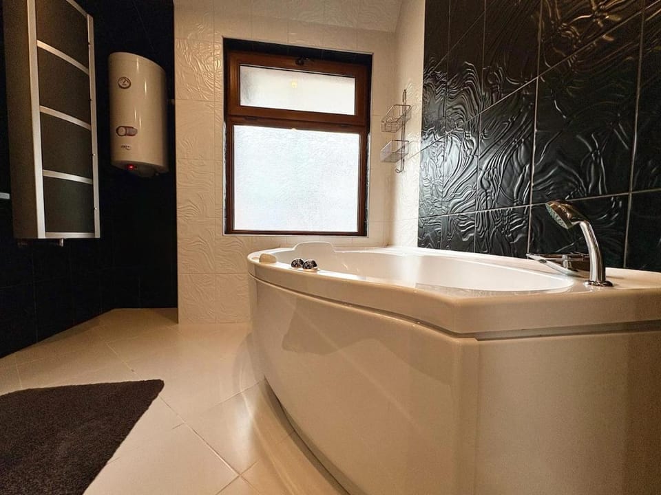 Bathroom, Bath