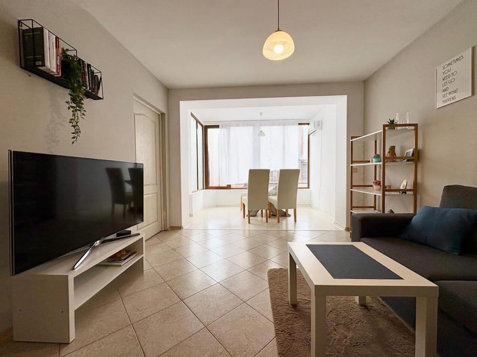 Communal lounge/ TV room, Living room, Decorative detail, Dining area