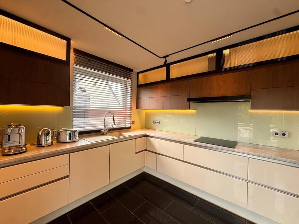Spa Apartment -Sauna-Massage Chair-Free Parking Apartment in Hanover