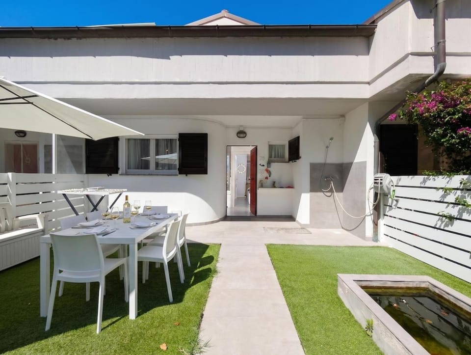 Property building, Garden