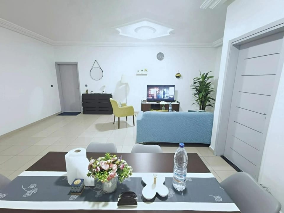 TV and multimedia, Living room, Dining area
