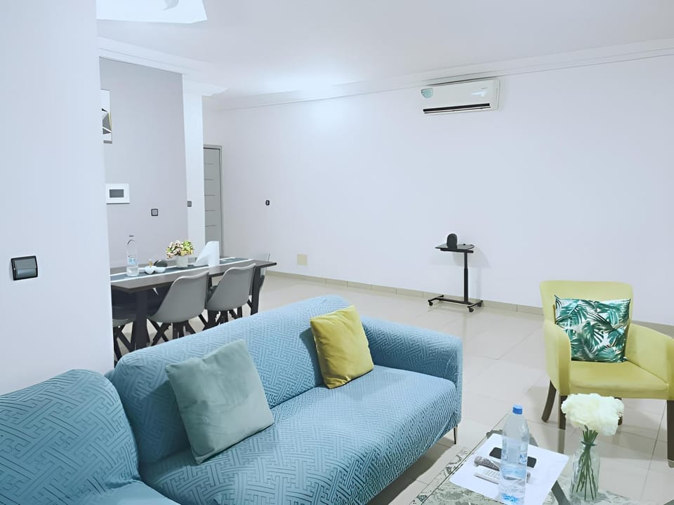Living room, Dining area, air conditioner